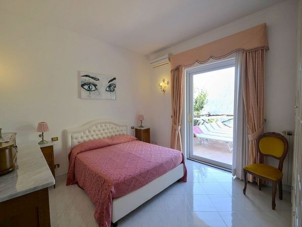 4 Bedroom Villa Just Outside of Positano with Pool