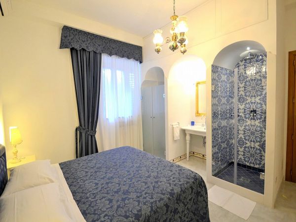 4 Bedroom Villa Just Outside of Positano with Pool