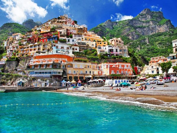4 Bedroom Villa Just Outside of Positano with Pool