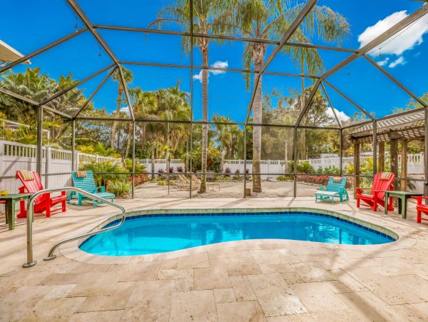 Anna Maria Pool Home 3 Bedroom Sleeps 8 One Block to Beach