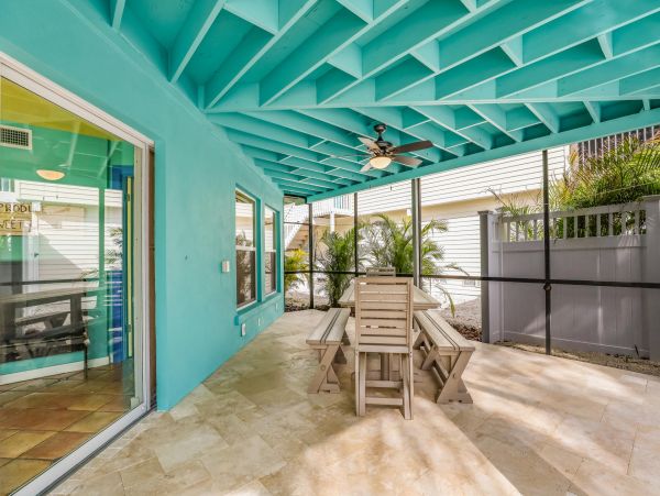 Anna Maria Pool Home 3 Bedroom Sleeps 8 One Block to Beach