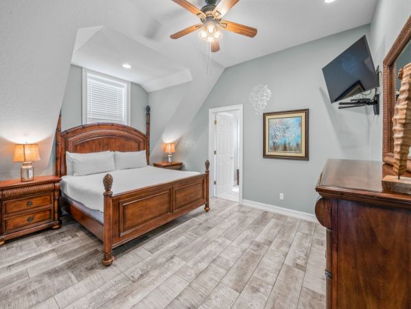 Spacious Siesta Key Retreat with Pool, Prime Location, and Family-Friendly Amenities