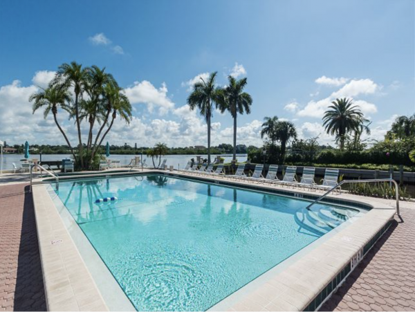 One Bedroom Rental Direct Gulf Views Right on Beach