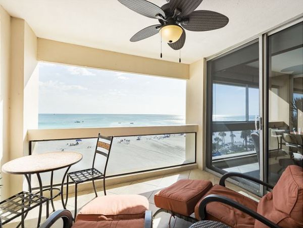One Bedroom Rental Direct Gulf Views Right on Beach