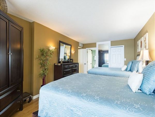 One Bedroom Rental Direct Gulf Views Right on Beach
