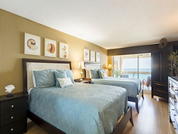 One Bedroom Rental Direct Gulf Views Right on Beach