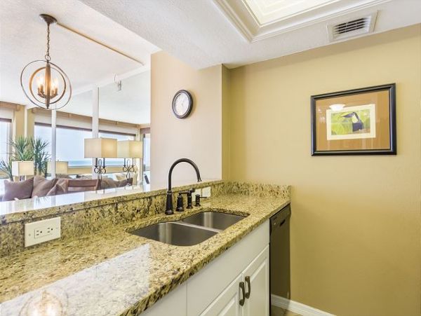 One Bedroom Rental Direct Gulf Views Right on Beach