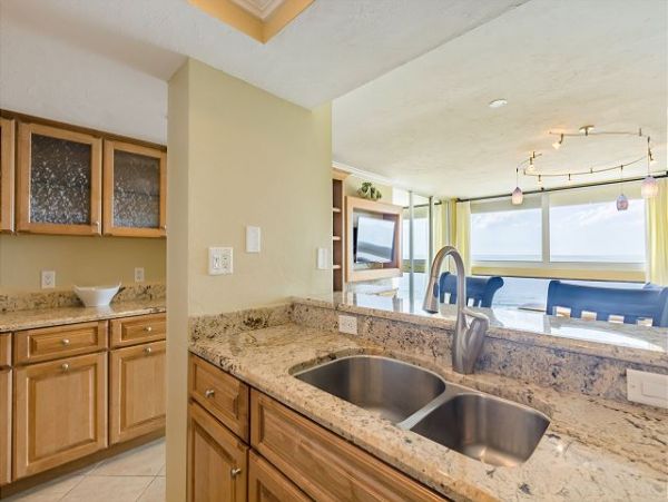 Luxury One Bedroom Beachfront Condo In Siesta Key