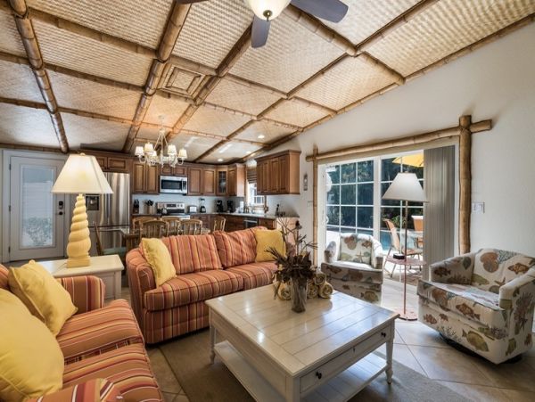 Holmes Beach Vacation Rental Sleeps Six Guests Private Pool