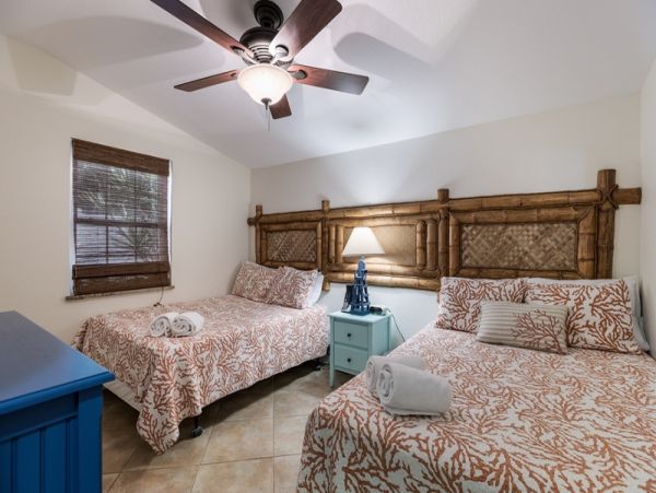 Holmes Beach Vacation Rental Sleeps Six Guests Private Pool
