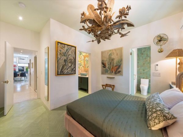 Luxury Retreat on Anna Maria Island - Modern Beachfront Oasis