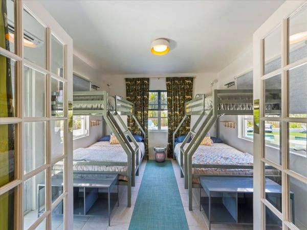 Luxury Retreat on Anna Maria Island - Modern Beachfront Oasis