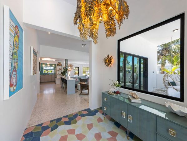 Luxury Retreat on Anna Maria Island - Modern Beachfront Oasis