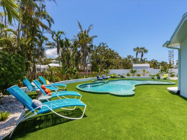 Luxury Retreat on Anna Maria Island - Modern Beachfront Oasis