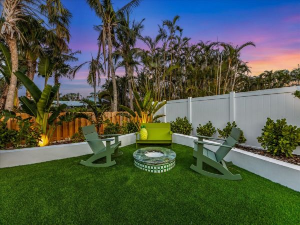 Luxury Retreat on Anna Maria Island - Modern Beachfront Oasis