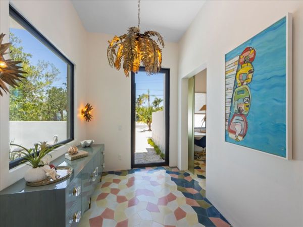 Luxury Retreat on Anna Maria Island - Modern Beachfront Oasis