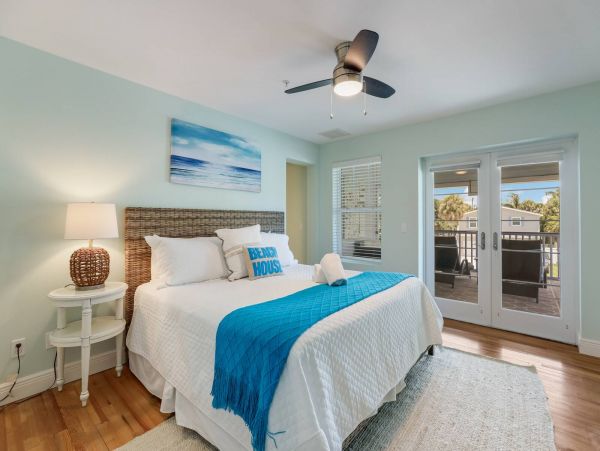 Luxury Anna Maria Island Vacation Rental with Three Bedrooms