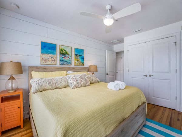 Anna Maria Vacation Rental Three Bedroom with Pool , 2 block to the Beach