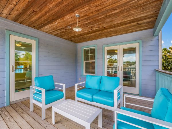 Anna Maria Vacation Rental Three Bedroom with Pool , 2 block to the Beach