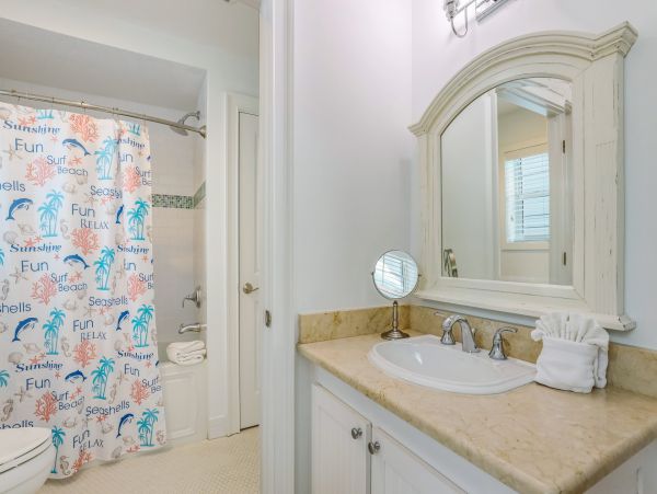 Anna Maria Vacation Rental Three Bedroom with Pool , 2 block to the Beach