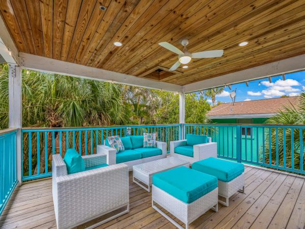 Anna Maria Vacation Rental Three Bedroom with Pool , 2 block to the Beach