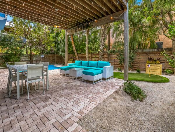 Anna Maria Vacation Rental Three Bedroom with Pool , 2 block to the Beach
