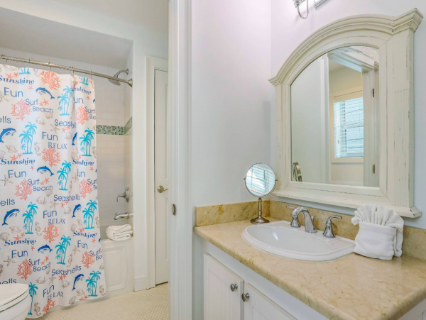 Anna Maria Vacation Rental Three Bedroom with Pool , 2 block to the Beach