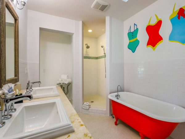 Anna Maria Vacation Rental Three Bedroom with Pool , 2 block to the Beach