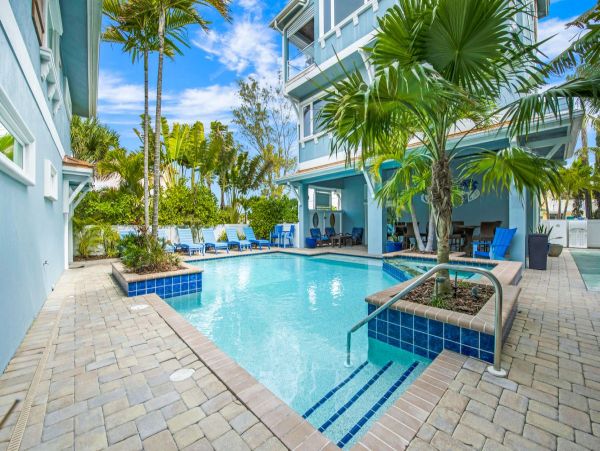 Anna Maria Island Luxury Beachfront 9 Bedroom House Sleeps 21