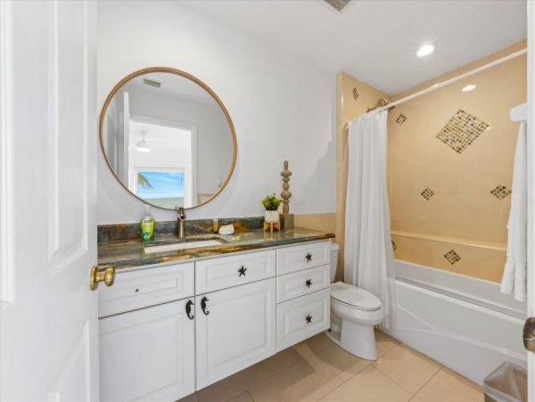 Beachfront Anna Maria Island 3 Bedroom Rental with Pool