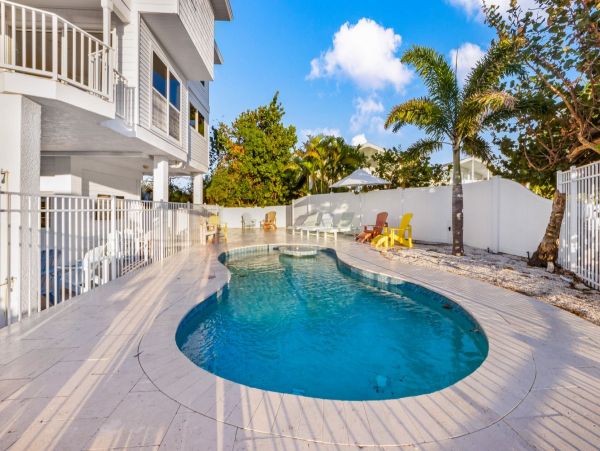 Beachfront Anna Maria Island 3 Bedroom Rental with Pool