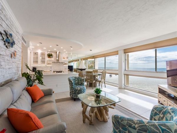 Luxury 2 Bedroom Condo on the Beach with Full Gulf Views