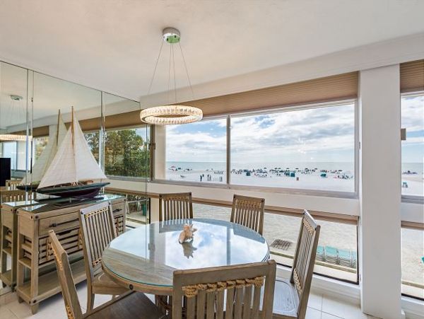 Luxury 2 Bedroom Condo on the Beach with Full Gulf Views