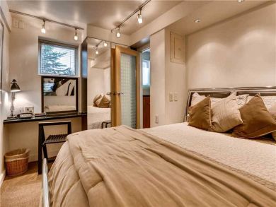 Walk to Golden Peak Holiday Weeks available