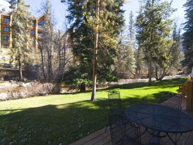 Walk to Golden Peak Holiday Weeks available