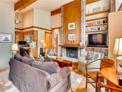 Two Bedroom Ski Condo Walk to the Ski School