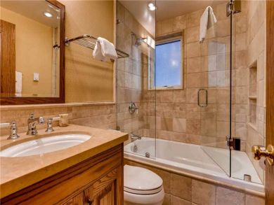 Two Bedroom Ski Condo Walk to the Ski School