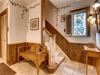 Two Bedroom Ski Condo Walk to the Ski School