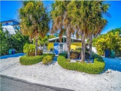 Anna Maria Beach Vacation Home Sleeps Four Guests.