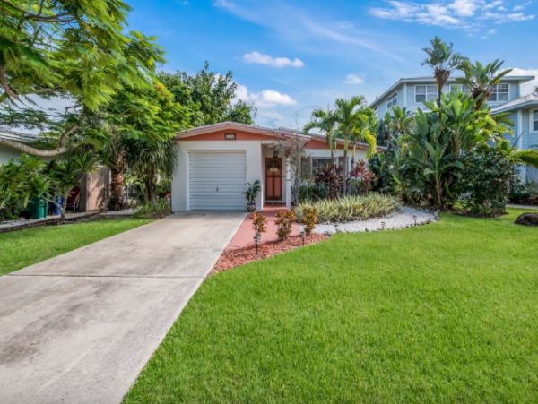 Two Bedroom Anna Maria Vacation Pool Home - NORTH ANNA MARIA