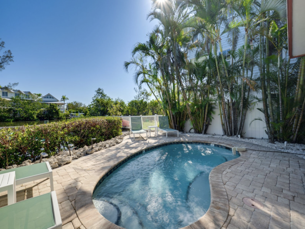 Two Bedroom Anna Maria Vacation Pool Home - NORTH ANNA MARIA