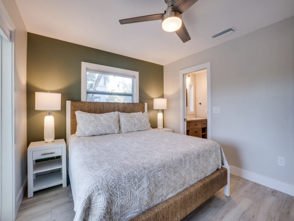 Two Bedroom Anna Maria Vacation Pool Home - NORTH ANNA MARIA