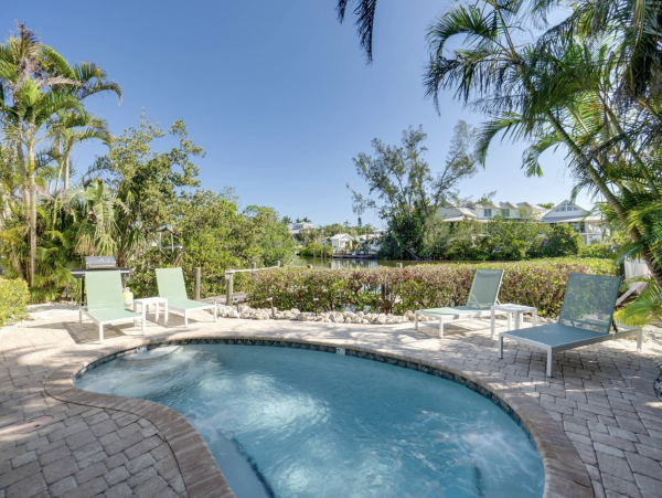 Two Bedroom Anna Maria Vacation Pool Home - NORTH ANNA MARIA