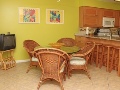 Table Seats 4