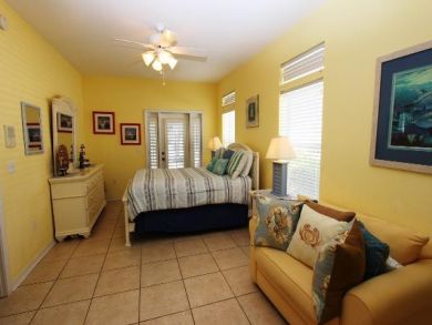 Luxury Four Bedroom Crystal Beach Cottage Sleeps 17