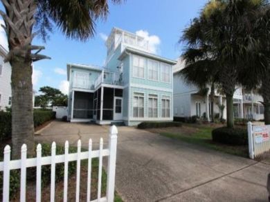 Luxury Four Bedroom Crystal Beach Cottage Sleeps 17