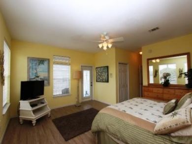 Luxury Four Bedroom Crystal Beach Cottage Sleeps 17