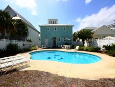 Luxury Four Bedroom Crystal Beach Cottage Sleeps 17