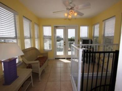 Luxury Four Bedroom Crystal Beach Cottage Sleeps 17