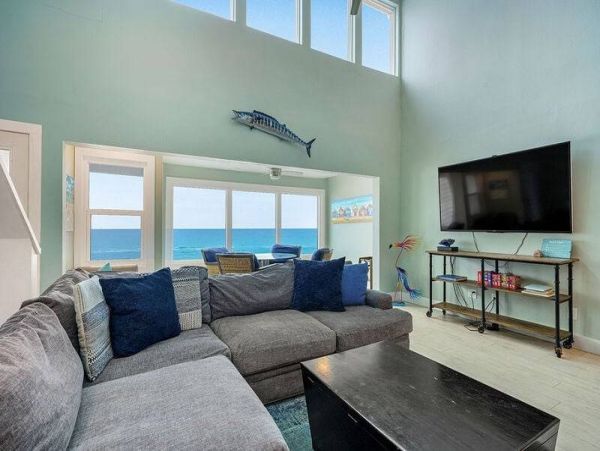Lovely Beachfront Vacation Condo Rental in Miramar Beach